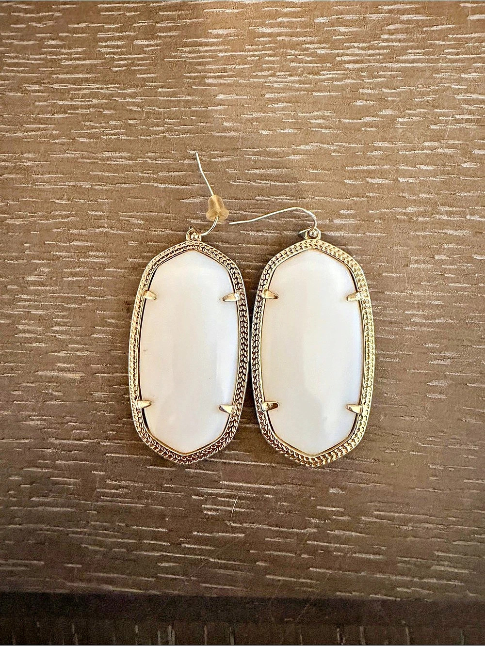 Kendra Scott Elle Drop Earrings in Ivory Mother-of-Pearl Ivory Mother-of-Pearl